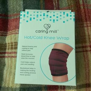 🍭3/$30!! BRAND NEW !! Hot/Cold Knee Wrap !!